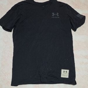 Under Armour Men's Black Short Sleeve Tee